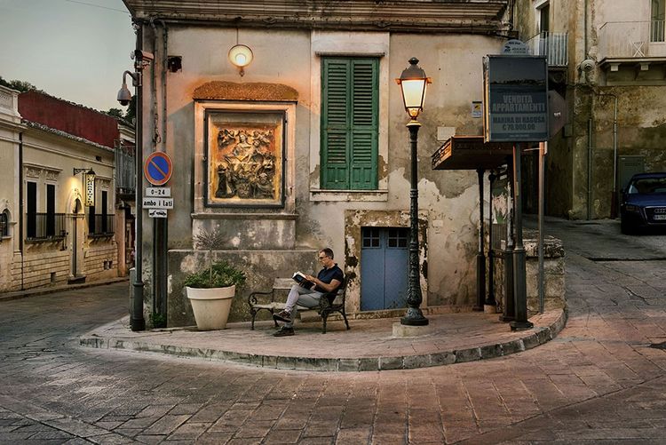 [Les Echos] D’Elena Ferrante à Erri De Luca, notre sélection des 12 romans italiens du moment